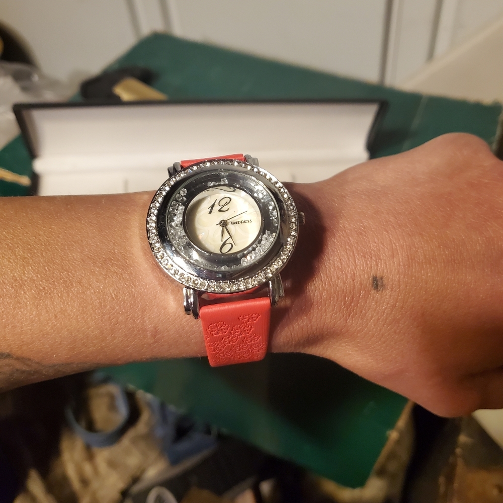 IMPRESS Women's Floating Crystal Watch